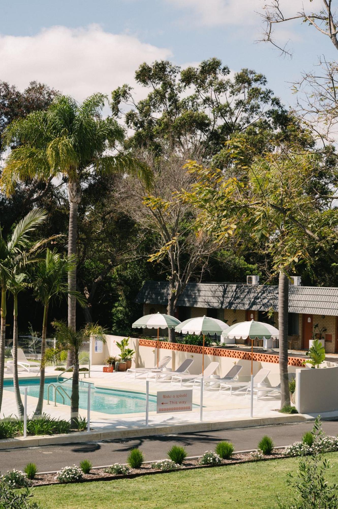 The Timothee Resort 巴瑟尔顿 外观 照片